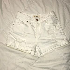 🌞 White pacsun mom shorts!
